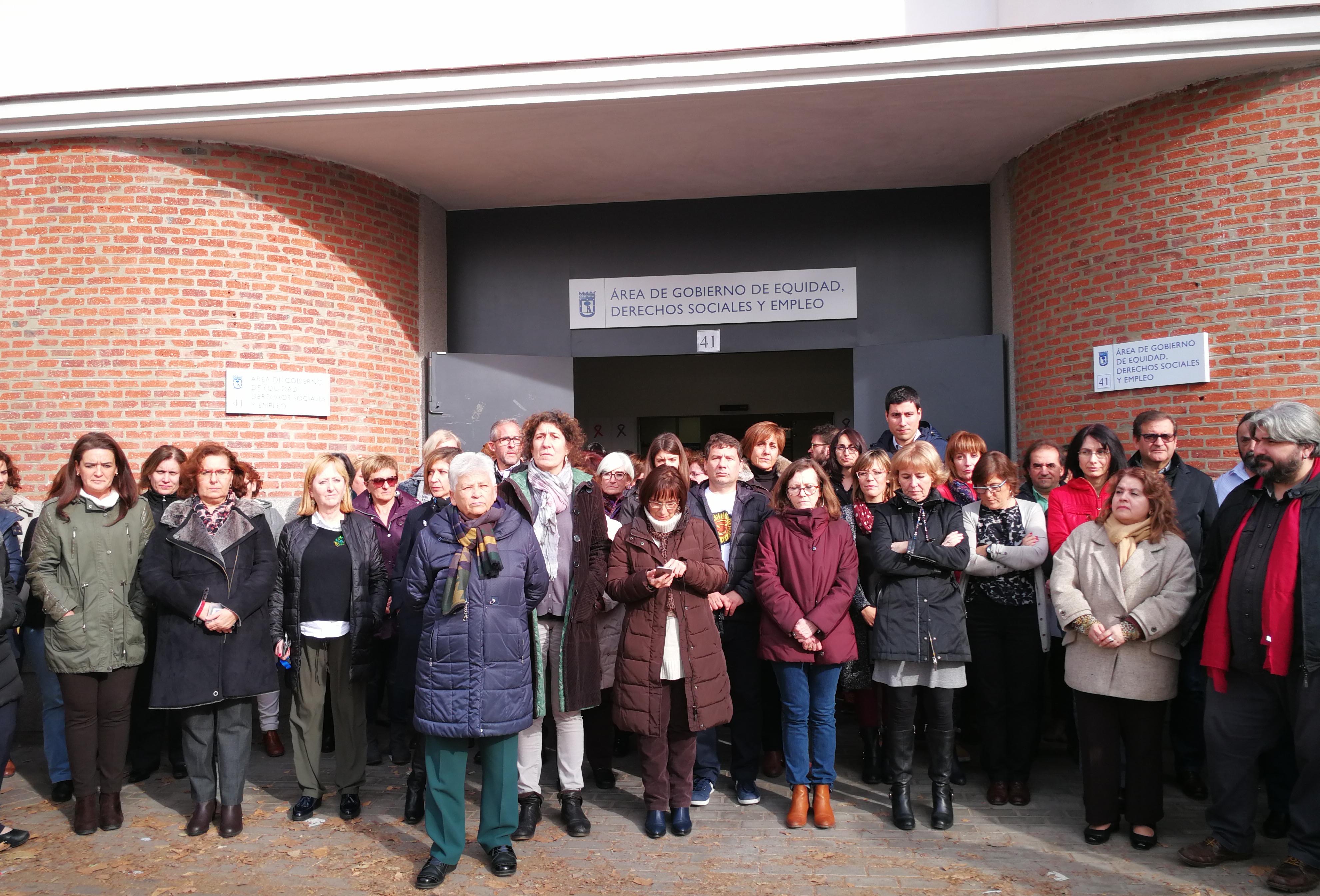 Minuto de silencio en otras dependencias municipales (1)